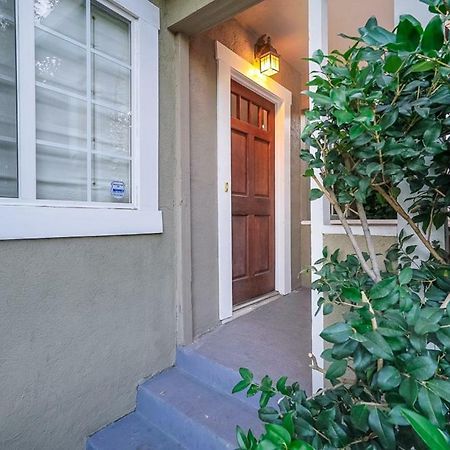 Stylish 2 Bed & 2 Bath At The Heart Of Hollywood With Free Parking - One Car Only Lejlighed Los Angeles Eksteriør billede