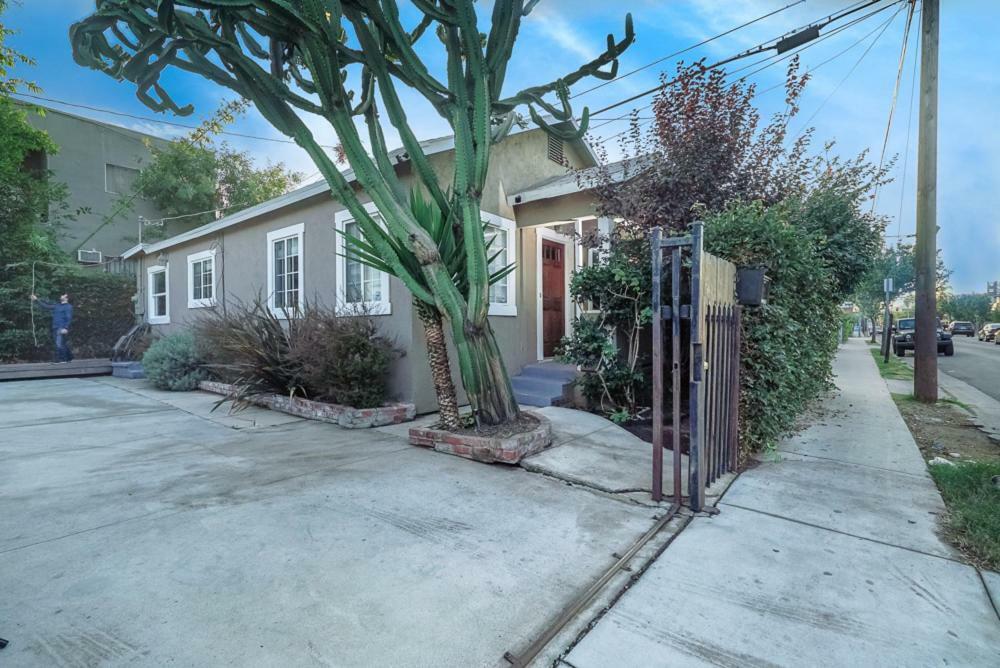 Stylish 2 Bed & 2 Bath At The Heart Of Hollywood With Free Parking - One Car Only Lejlighed Los Angeles Eksteriør billede