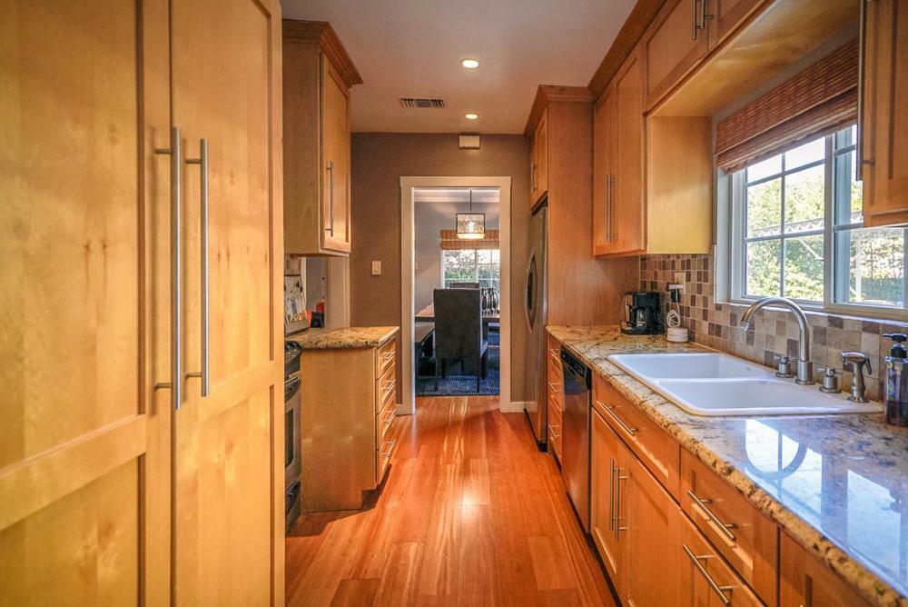 Stylish 2 Bed & 2 Bath At The Heart Of Hollywood With Free Parking - One Car Only Lejlighed Los Angeles Eksteriør billede