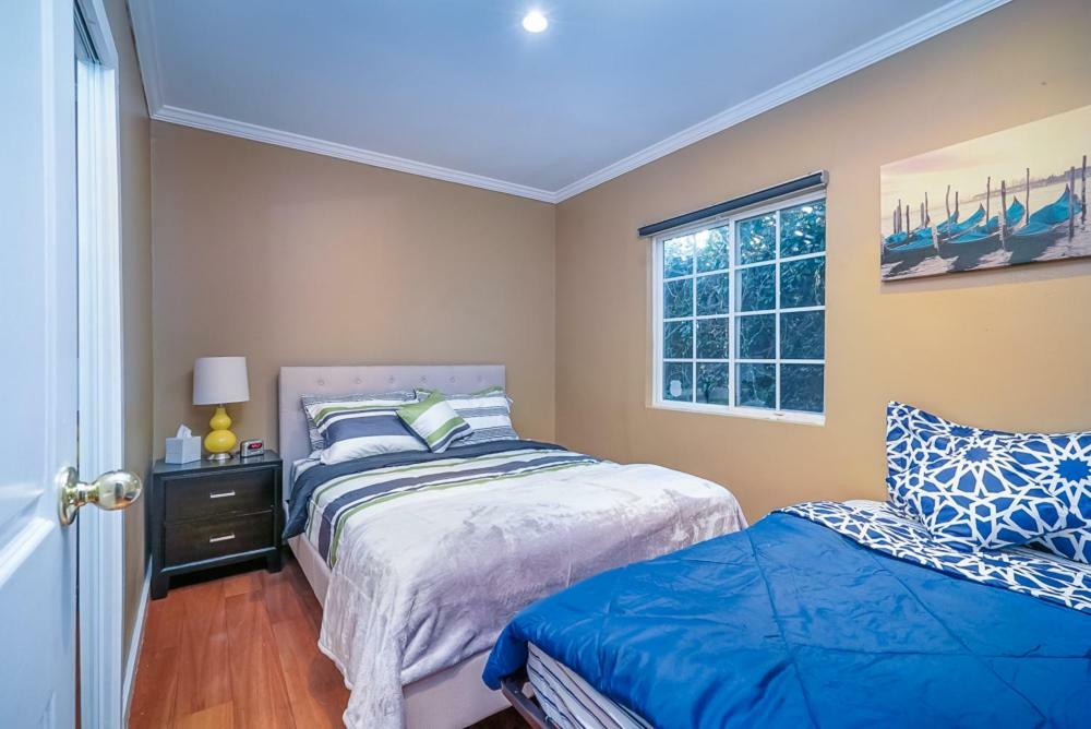 Stylish 2 Bed & 2 Bath At The Heart Of Hollywood With Free Parking - One Car Only Lejlighed Los Angeles Eksteriør billede